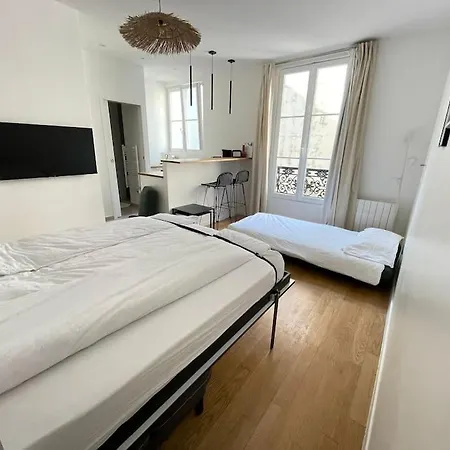 Cozy Modern Apartment Paris